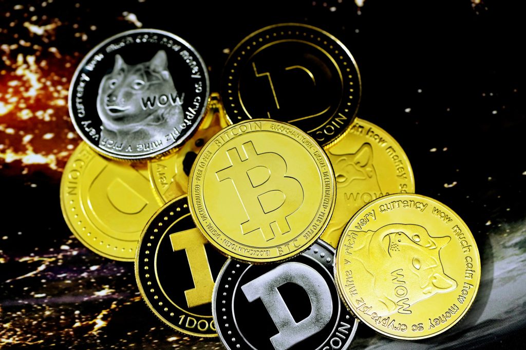 Crypto market sheds $605 million in 24 hours as whales react to volatility